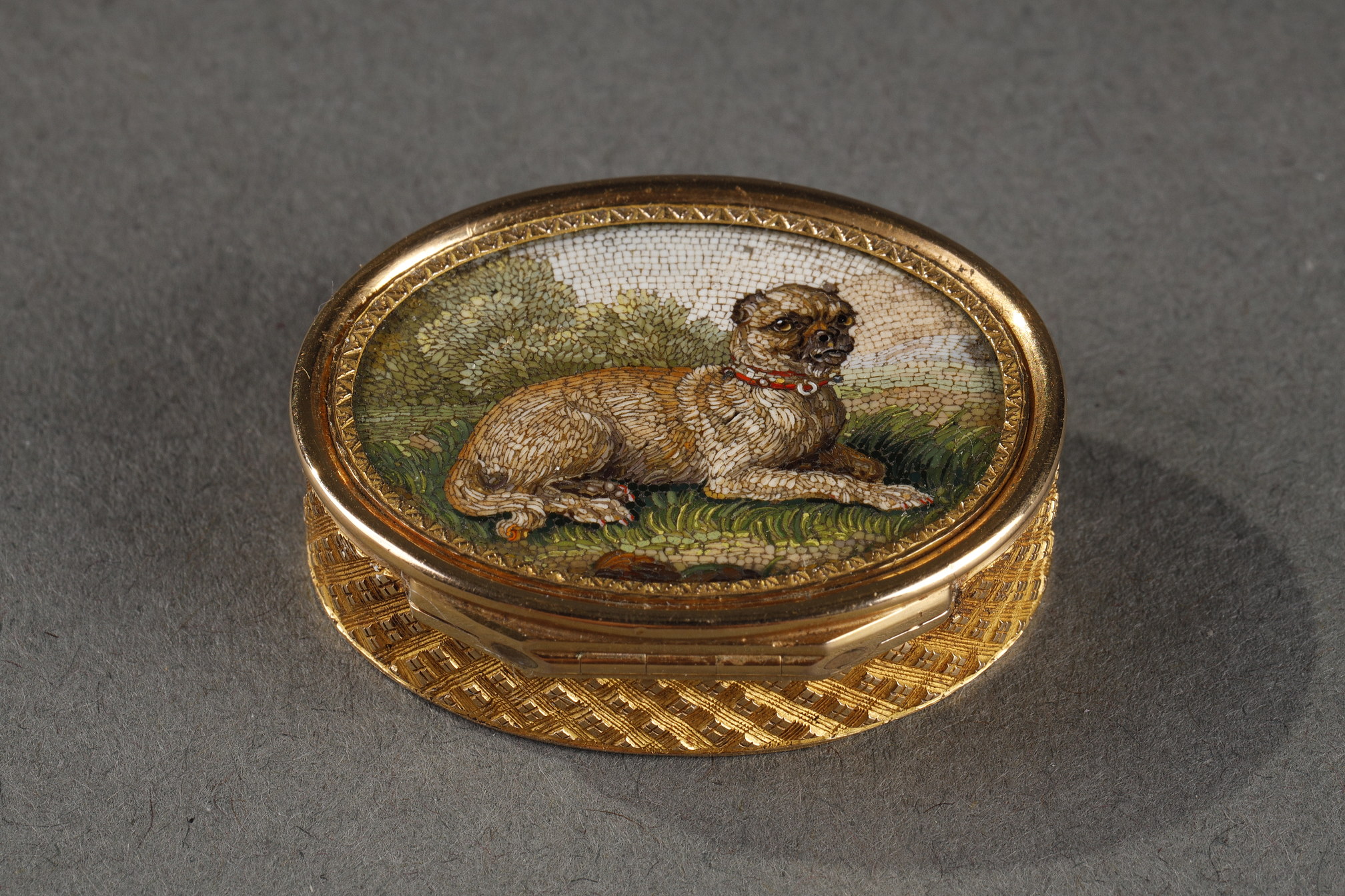 Early 19th century gold and micromosaic vinaigrette